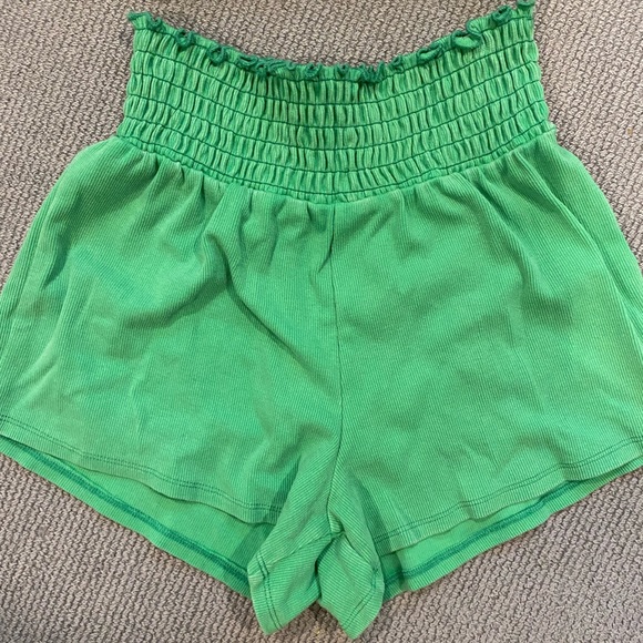 Short set with synched waist and Cropped zip up - Picture 3 of 4